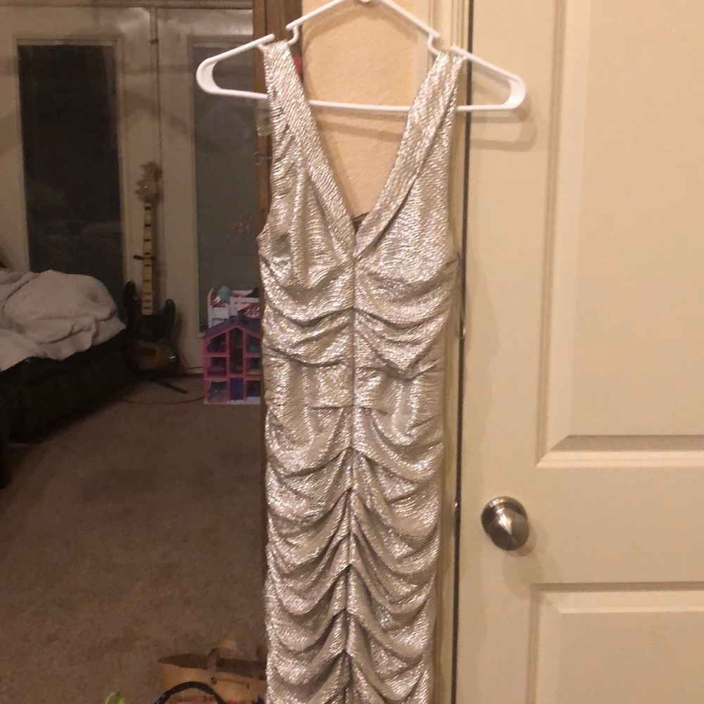 Dress - Picture 4 of 4